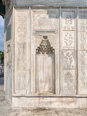 Obraz premium Kilic Ali Pasha Fountain, Kilic Ali Pasa Cesme, or Tophane fountain, an 18th century public water fountain, or Sabil, built by Ottoman sultan Mahmud I, suited at Beyoglu District, Istanbul, Turkey