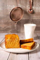 Sweet bread of golden berry