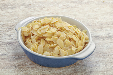 Almond nut slices for culinary