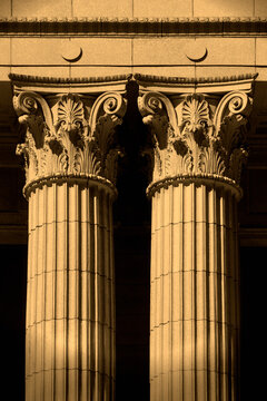 Two Corinthian Pillars, Chamber of Comerce, San Francisco, California, USA