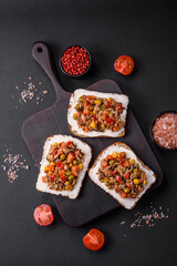 Delicious veggie sandwiches with canned tuna and mexican mix