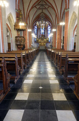 Fototapeta na wymiar katholische Pfarrkirche St. Margareta - Innenansicht
