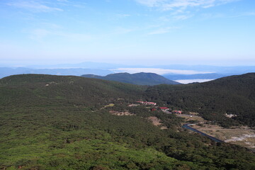 Fototapeta na wymiar 韓国岳から眺めるえびの岳の景色