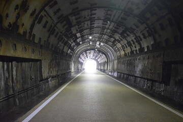 Fototapeta na wymiar トンネルのある風景2