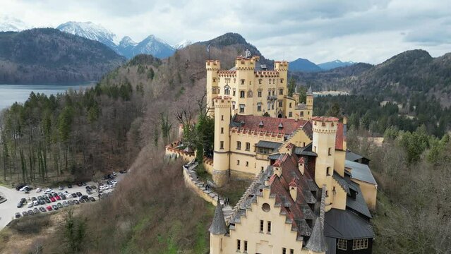 i shot this amazing clips with my mavic mini 3 pro while visiting in Lermoos Austria. this castle is smoothing else