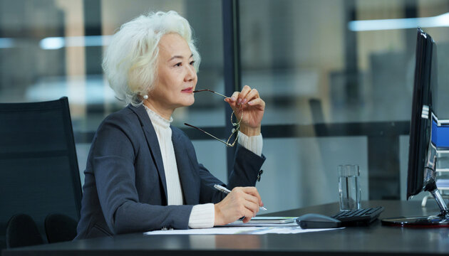 Elderly ladies work in business