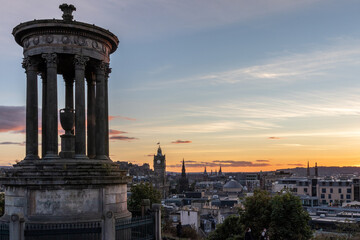 Obraz premium Sunset Calton Hill in Edinburgh, UK