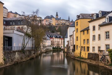 Fototapeta premium Grund town view in Luxembourg city centre 