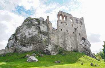Fototapeta premium Ogrodzieniec Castle ruins in Poland