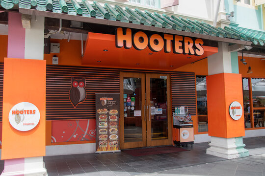 Hooters restaurant located in Singappore