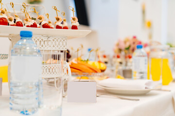 card for the name of the guest on the table. seating of guests at the banquet. 