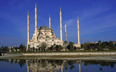 Fototapeta na wymiar sabancı mosque in adana turkey