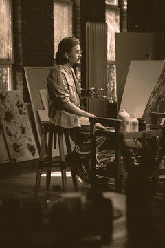 A veteran painter of studio painting