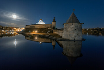 Fototapeta na wymiar Pskov Krom (Kremlin) 