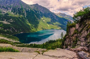 Lake in the polish high tatra mountains - 591907626