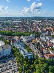 Die schwäbische Bezirkshauptstadt Augsburg aus der Luft, Ausblick auf Oberhausen