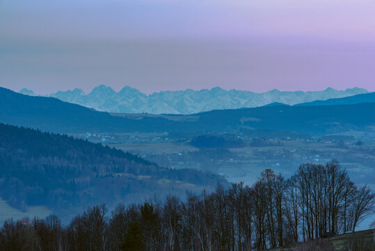 Tatras range during gray sunset © Robert