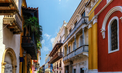 Fototapeta na wymiar View of a beautiful colonial street in Cartagena.