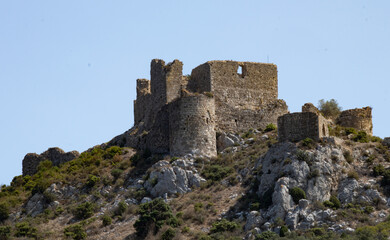 Fototapeta na wymiar ruins of castle, ruines du chateau cathare d'Aguilar