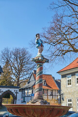 Frankenberger Brunnen und Kirche St. Peter und Paul zum Frankenberge in Goslar, Norddeutschland, Niedersachsen.