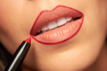 lips 10
