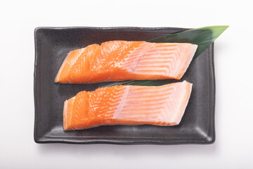 宮城県産　生銀サケ　(養殖)