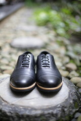 black groom shoes, looks brave and elegant