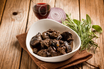 sauteed chicken liver with herbs and onions