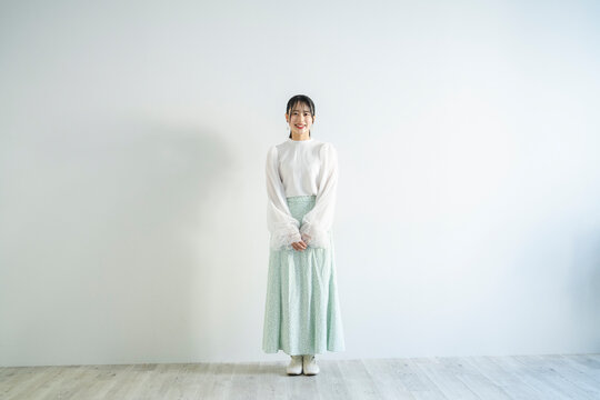 爽やかな若い女性