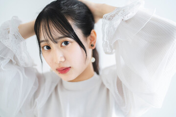 爽やかな若い女性