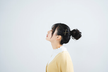 爽やかな若い女性