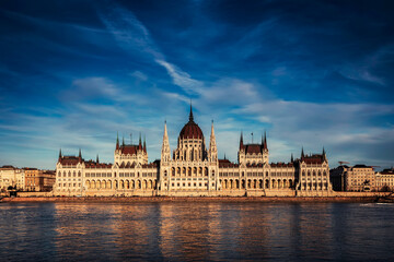 Fototapeta premium Danube with Parliament of Budapest, Hungary