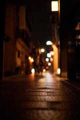 京都の夜の古い町並みの風景