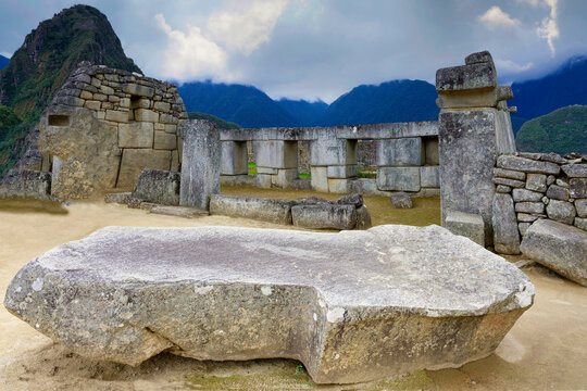 Machu Picchu, UNESCO World Heritage Site, ruined city of the Incas, Andes Cordillera, Urubamba province, Cusco, Peru