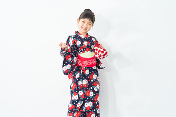 浴衣を着た日本人の女の子