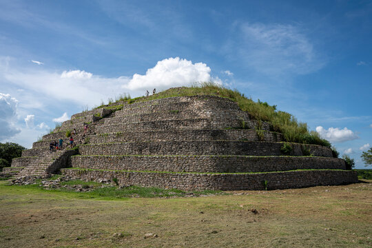 Izamal - Kinich Kakm&oacute; Pyramid