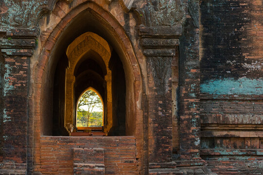 See-through arch of old pagoda, Old Bagan (Pagan), UNESCO World Heritage Site, Myanmar