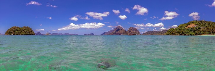 Fototapeta premium Impression of the paradisiacal Maremegmeg beach near El Nido on the Philippine island of Palawan during the day
