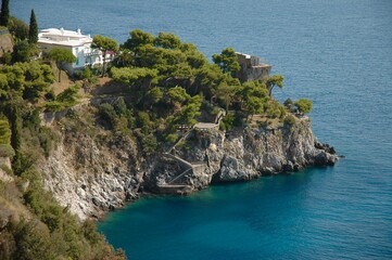 Promontorio sulla Costiera Amalfitana . Golfo di Napoli