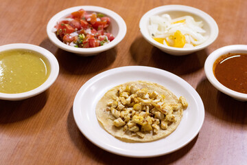 Taco de pollo 