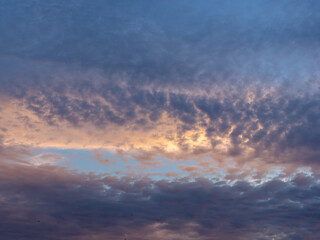 The beautiful sunset painted the sky with a stunning array of colors.