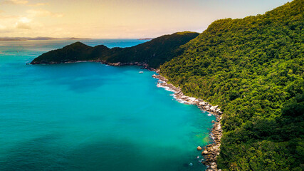 Ilhas Tropicais Natureza Mar Oceano Atlântico Floresta Mata Atlântica Palmeiras Árvores Peixes Barcos Florianópolis Santa Catarina Arvoredo Campeche Céu Marítimo Mergulho Férias Viagem Viajar Brasil 