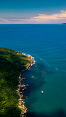 Ilhas Tropicais Natureza Mar Oceano Atlântico Floresta Mata Atlântica Palmeiras Árvores Peixes Barcos Florianópolis Santa Catarina Arvoredo Campeche Céu Marítimo Mergulho Férias Viagem Viajar Brasil 