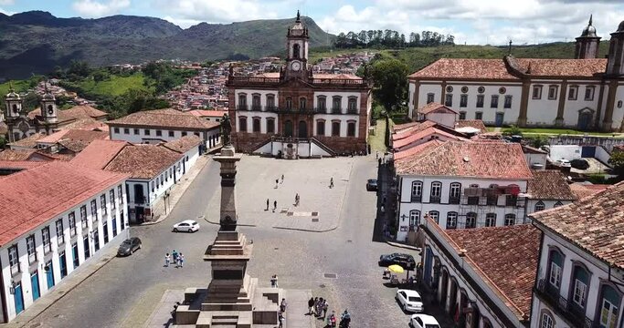 PRA&Ccedil;A TIRADENTES OURO PRETO A&Eacute;REA