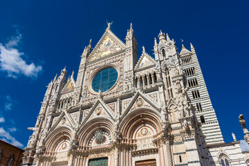 Fototapeta premium Exterior of the amazing Siena Cathedral, Tuscany, Italy