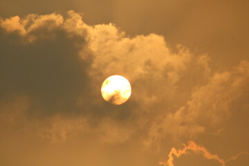 Fototapeta premium sun and clouds