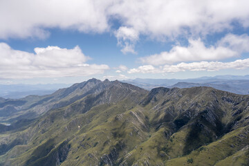 Fototapeta premium green slopes of Langeberge range near Robertson, South Africa