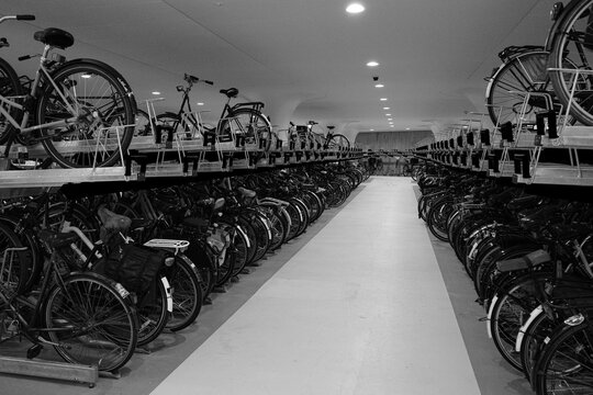 Tiefgarage für Fahrräder in Amsterdam