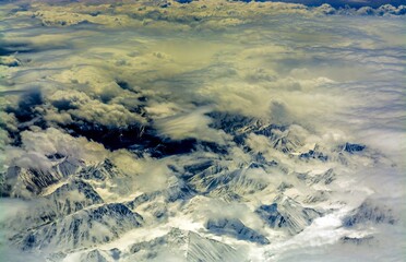 snow covered mountains of ladakh