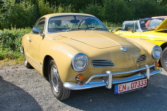 VW Karmann Ghia 1500 coupe